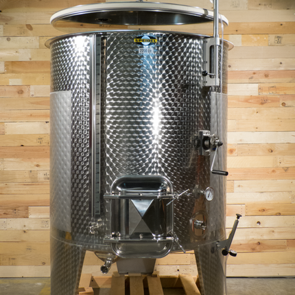 2200 l (581 gal) Speidel Variable Volume Max Jacketed Dish Bottom Tank with Oversized Manway, Extended Legs