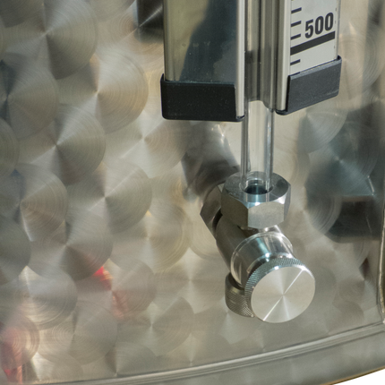 2200 l (581 gal) Speidel Variable Volume Max Jacketed Dish Bottom Tank with Oversized Manway, Extended Legs