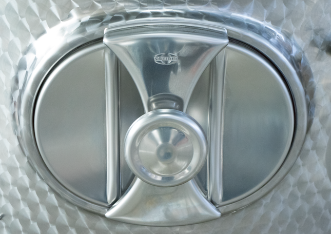 2350 l Speidel Sealed Tank with Manway, Top Hatch & Max Jacket