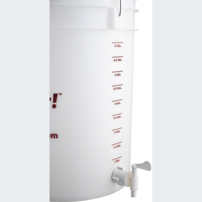 Plastic Bucket With Spigot (6 Gallon)