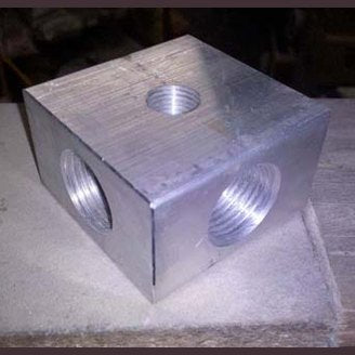 Threaded Aluminum Manifold for Italian Bladder Presses